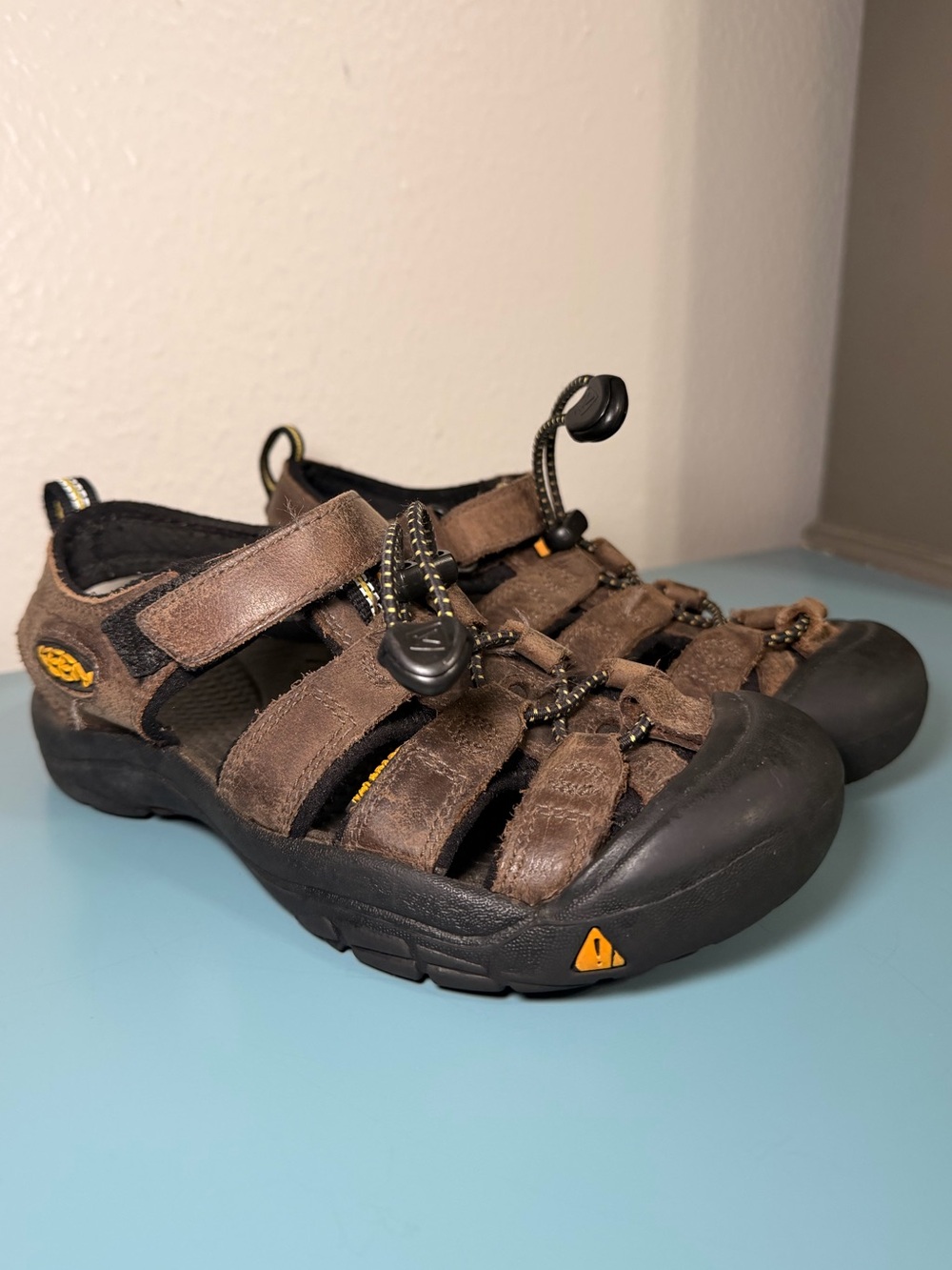 KEEN Newport H2 Closed Toe Sandals - Size 2